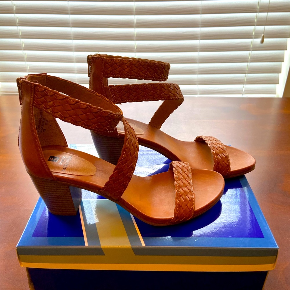 White Mountain brown vegan leather heeled sandals
